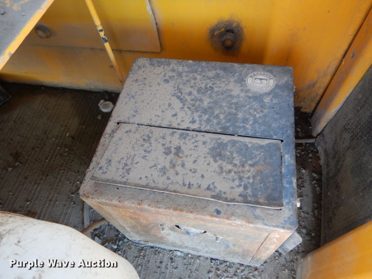 image for item DH5347 2001 Waldon Sweepmaster 250  sweeper