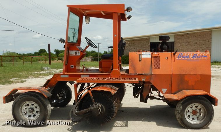 image for item DH5348 2005 Broce RJ350  sweeper