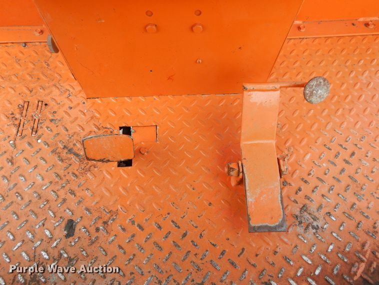 image for item DH5348 2005 Broce RJ350  sweeper