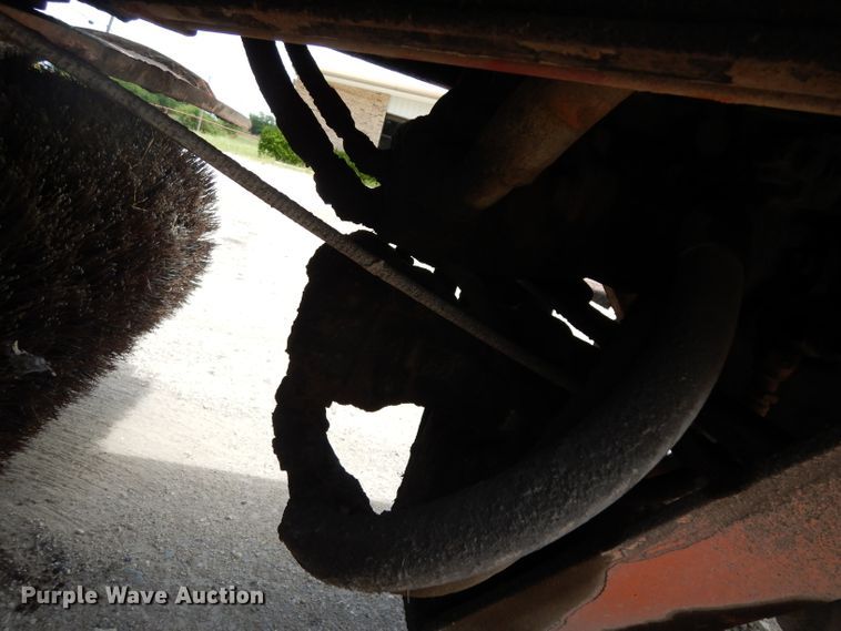 image for item DH5348 2005 Broce RJ350  sweeper