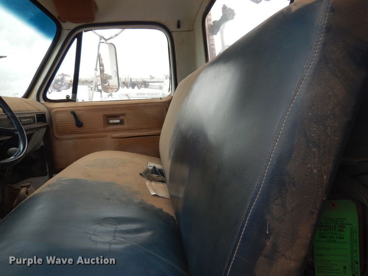 image for item DI0110 1980 GMC  utility truck with crane