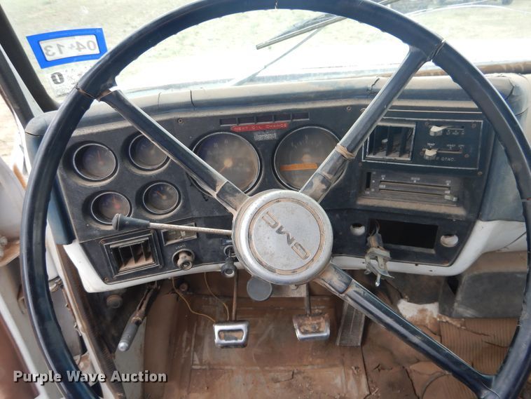 image for item DI0110 1980 GMC  utility truck with crane