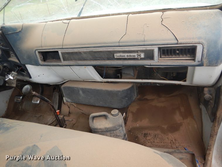 image for item DI0110 1980 GMC  utility truck with crane