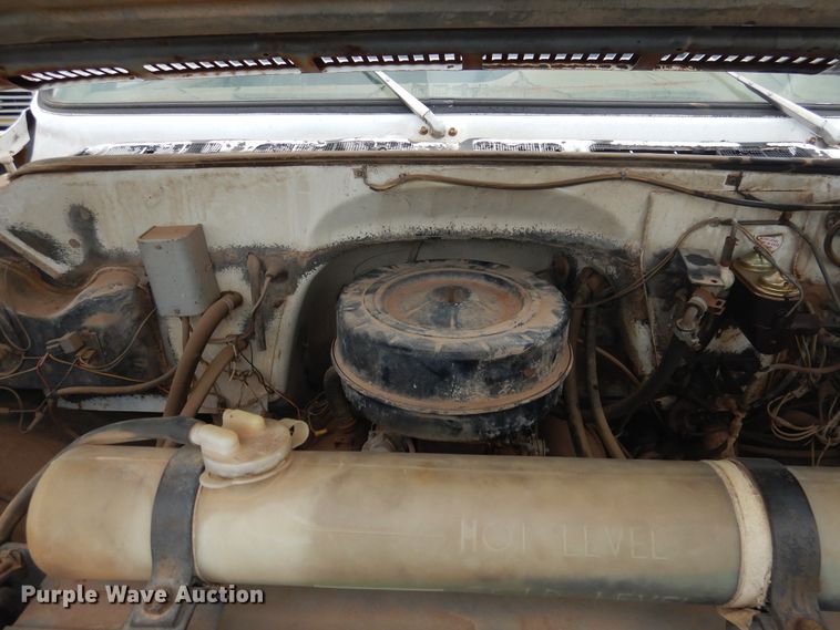 image for item DI0110 1980 GMC  utility truck with crane