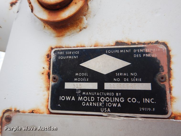 image for item DI0110 1980 GMC  utility truck with crane