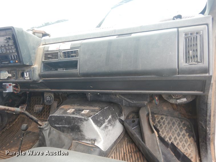 image for item DI0112 1994 Chevrolet Kodiak C5500  digger derrick truck