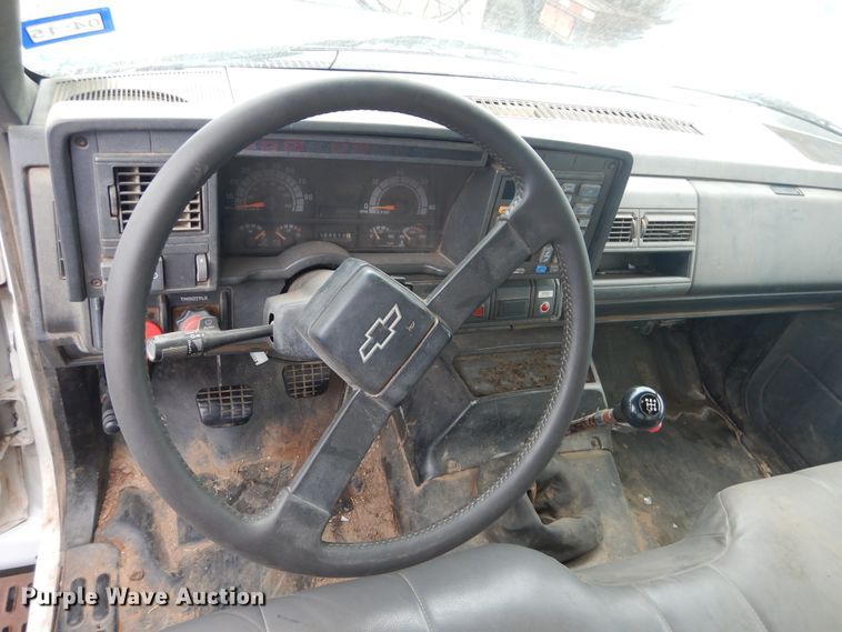 image for item DI0113 1996 Chevrolet Kodiak C6500  digger derrick truck