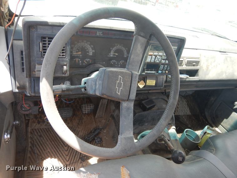 image for item DI0115 1994 Chevrolet Kodiak C5500  digger derrick truck