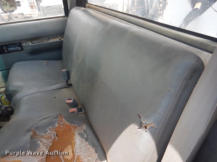 image for item DI0115 1994 Chevrolet Kodiak C5500  digger derrick truck