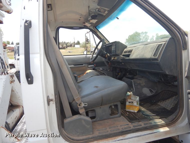 image for item DI0115 1994 Chevrolet Kodiak C5500  digger derrick truck