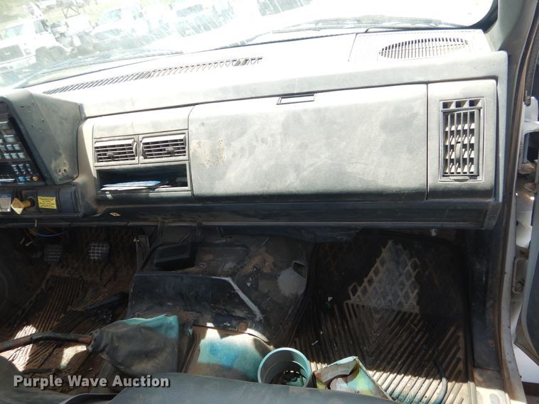 image for item DI0115 1994 Chevrolet Kodiak C5500  digger derrick truck