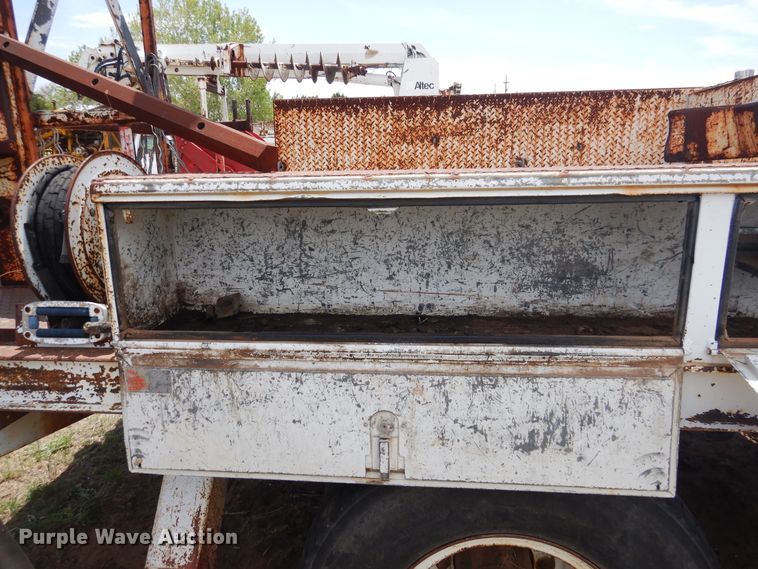 image for item DI0115 1994 Chevrolet Kodiak C5500  digger derrick truck