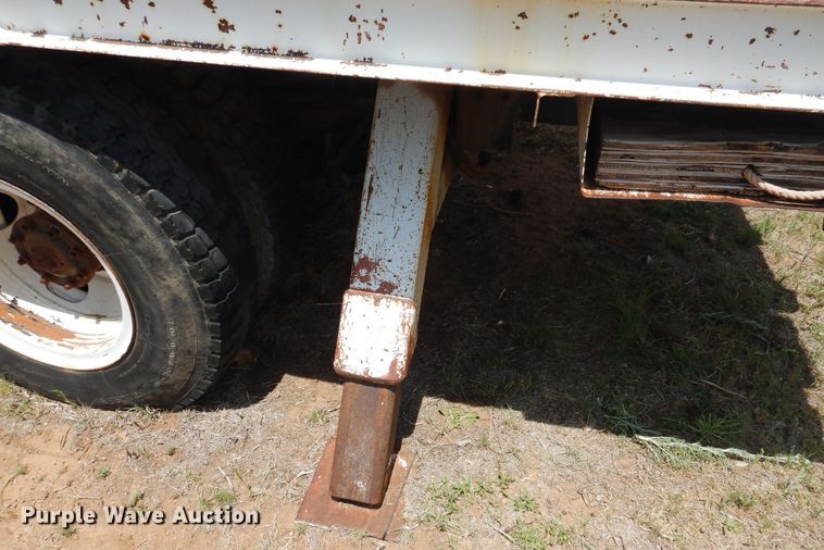 image for item DI0115 1994 Chevrolet Kodiak C5500  digger derrick truck