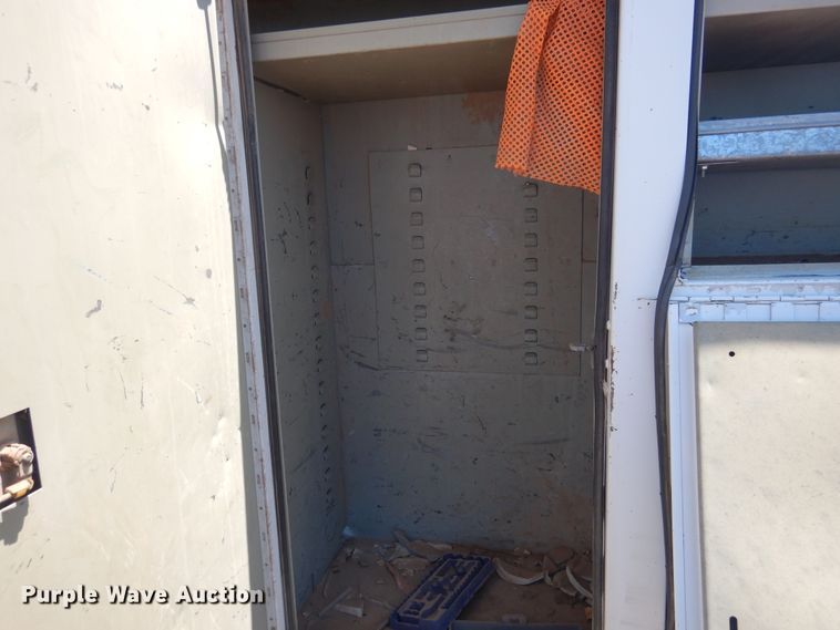 image for item DI0117 2005 International 7300  digger derrick truck