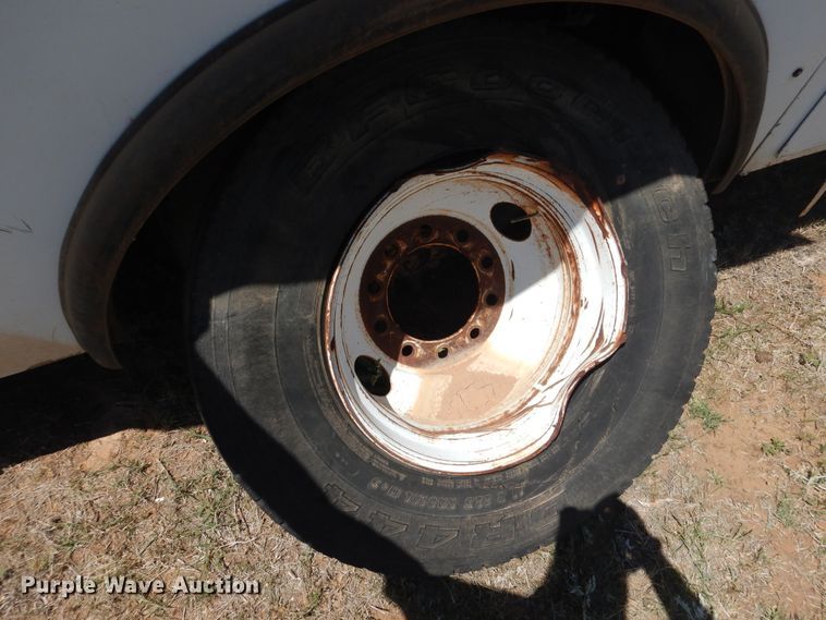 image for item DI0117 2005 International 7300  digger derrick truck