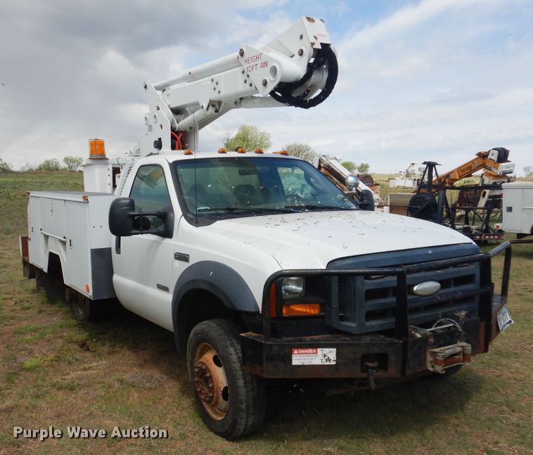 image for item DI0140 2006 Ford F550 Super Duty  bucket truck