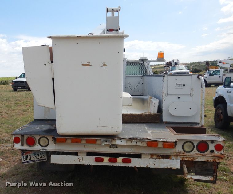 image for item DI0140 2006 Ford F550 Super Duty  bucket truck