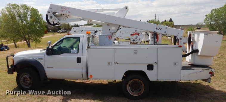 image for item DI0140 2006 Ford F550 Super Duty  bucket truck