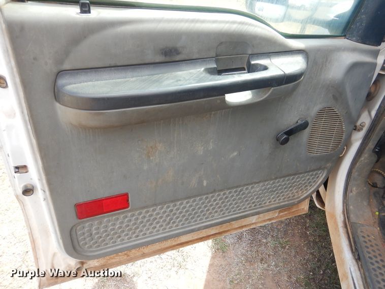 image for item DI0140 2006 Ford F550 Super Duty  bucket truck