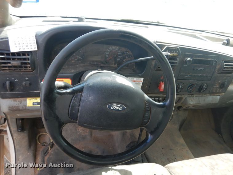 image for item DI0140 2006 Ford F550 Super Duty  bucket truck