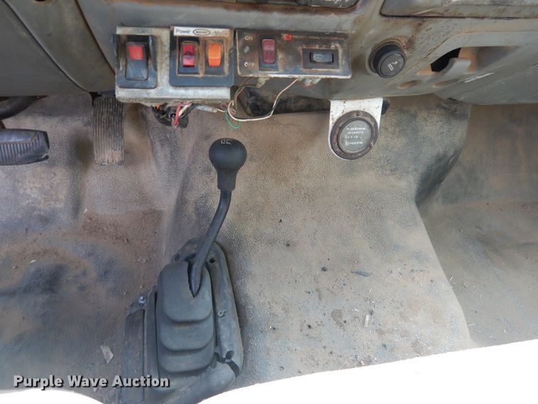 image for item DI0140 2006 Ford F550 Super Duty  bucket truck