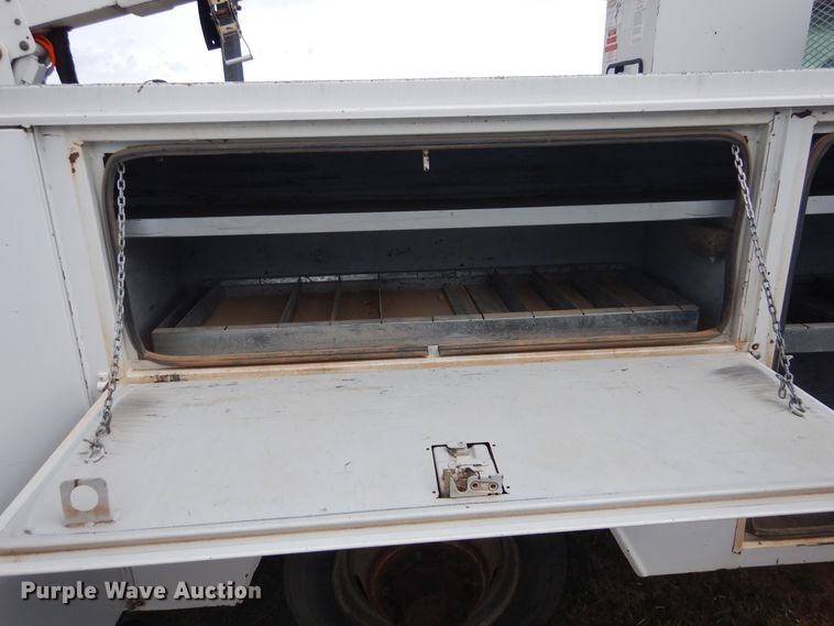 image for item DI0140 2006 Ford F550 Super Duty  bucket truck