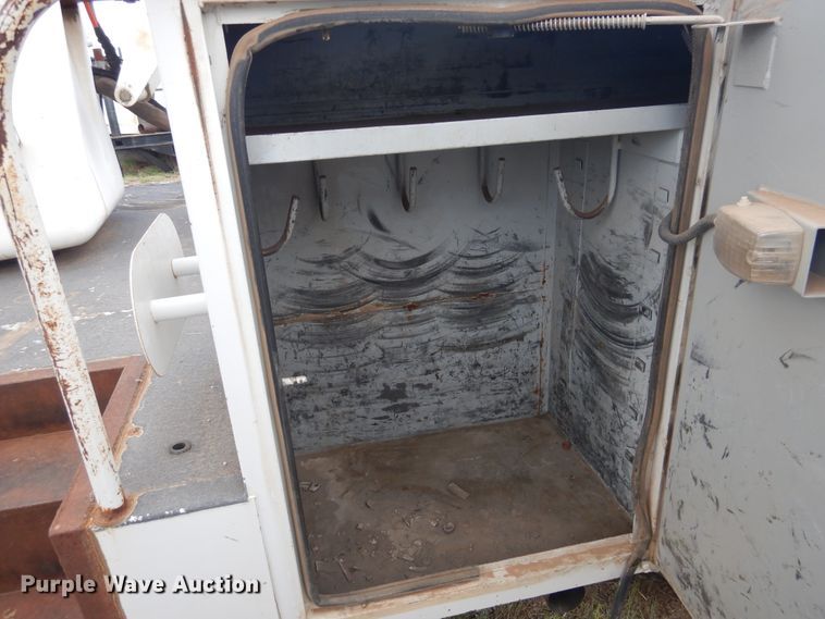 image for item DI0140 2006 Ford F550 Super Duty  bucket truck