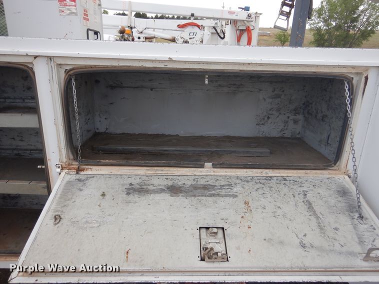 image for item DI0140 2006 Ford F550 Super Duty  bucket truck