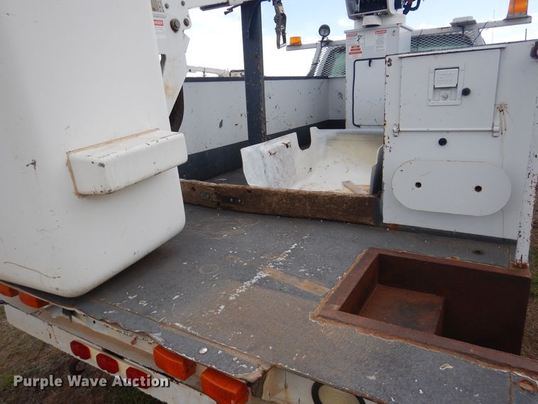 image for item DI0140 2006 Ford F550 Super Duty  bucket truck