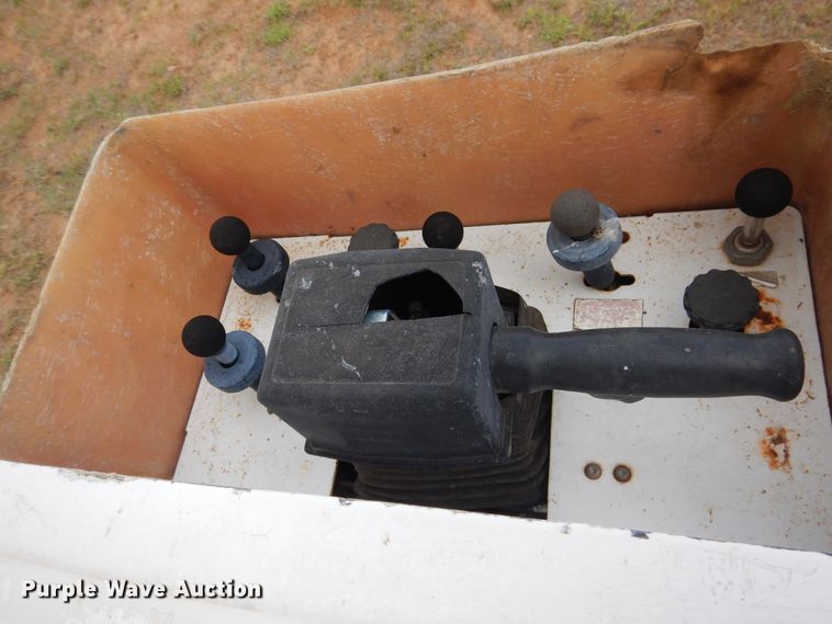 image for item DI0140 2006 Ford F550 Super Duty  bucket truck