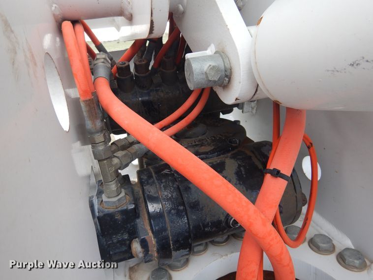 image for item DI0140 2006 Ford F550 Super Duty  bucket truck