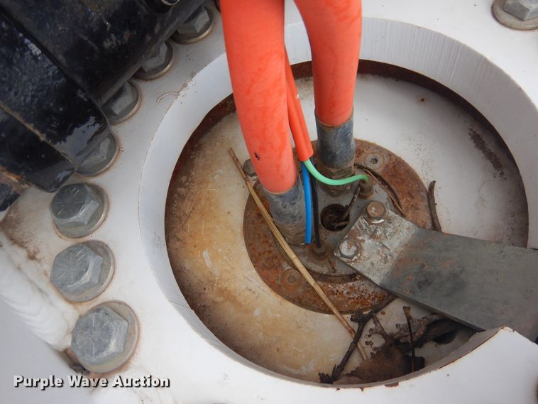 image for item DI0140 2006 Ford F550 Super Duty  bucket truck