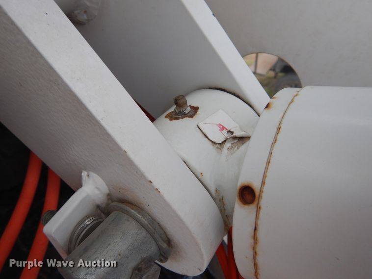 image for item DI0140 2006 Ford F550 Super Duty  bucket truck