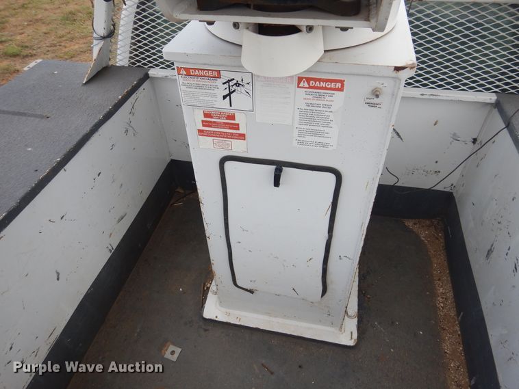 image for item DI0140 2006 Ford F550 Super Duty  bucket truck