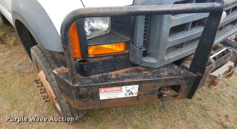 image for item DI0140 2006 Ford F550 Super Duty  bucket truck