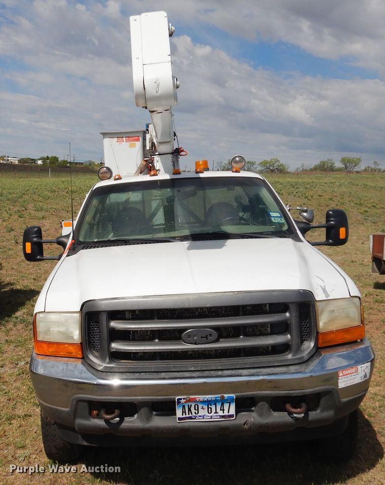 image for item DI0141 2001 Ford F450 Super Duty  bucket truck