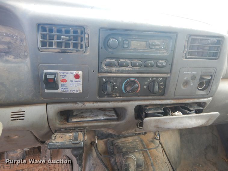 image for item DI0141 2001 Ford F450 Super Duty  bucket truck