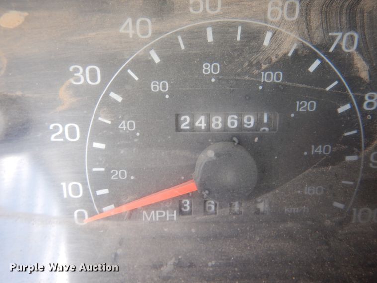 image for item DI0141 2001 Ford F450 Super Duty  bucket truck