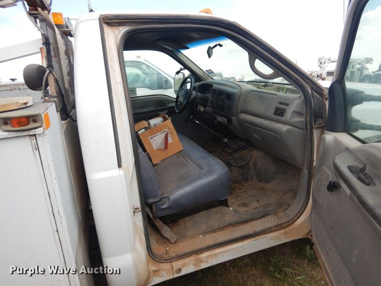 image for item DI0141 2001 Ford F450 Super Duty  bucket truck