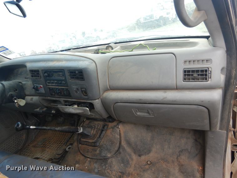 image for item DI0141 2001 Ford F450 Super Duty  bucket truck