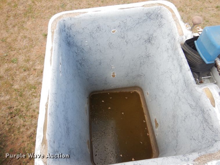 image for item DI0141 2001 Ford F450 Super Duty  bucket truck