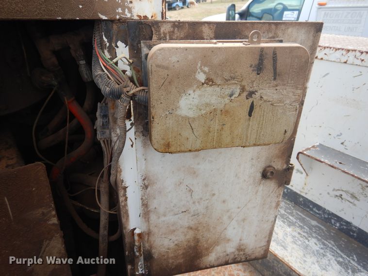 image for item DI0141 2001 Ford F450 Super Duty  bucket truck