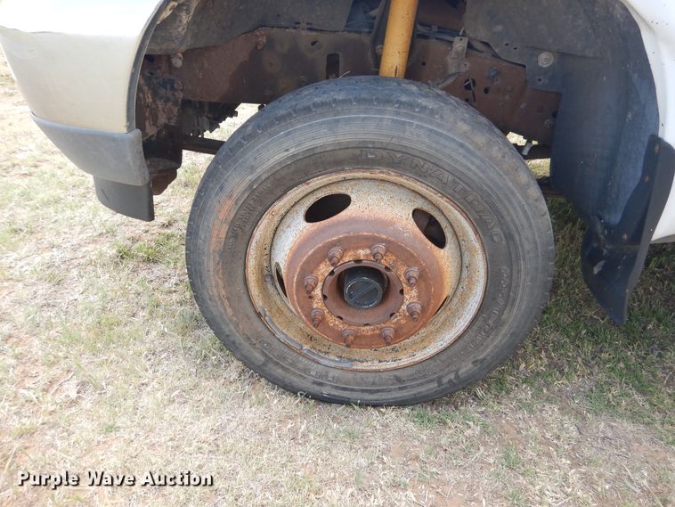 image for item DI0141 2001 Ford F450 Super Duty  bucket truck