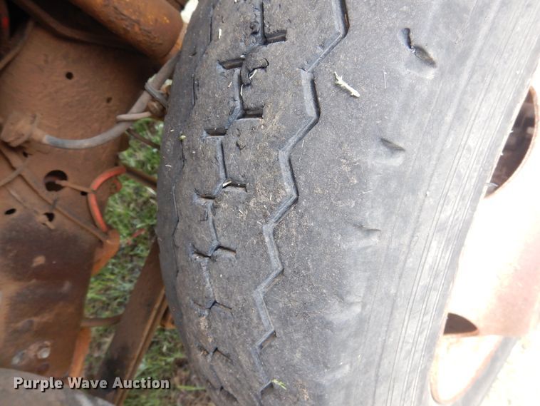 image for item DI0141 2001 Ford F450 Super Duty  bucket truck