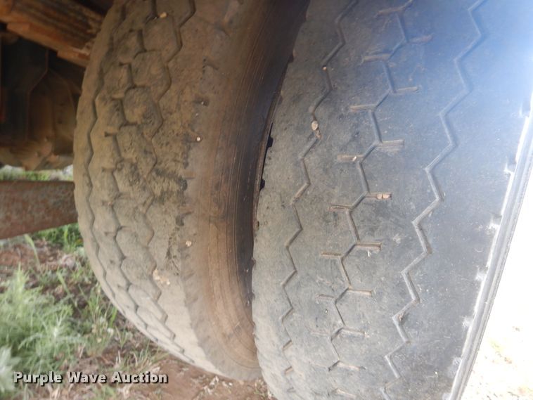 image for item DI0141 2001 Ford F450 Super Duty  bucket truck