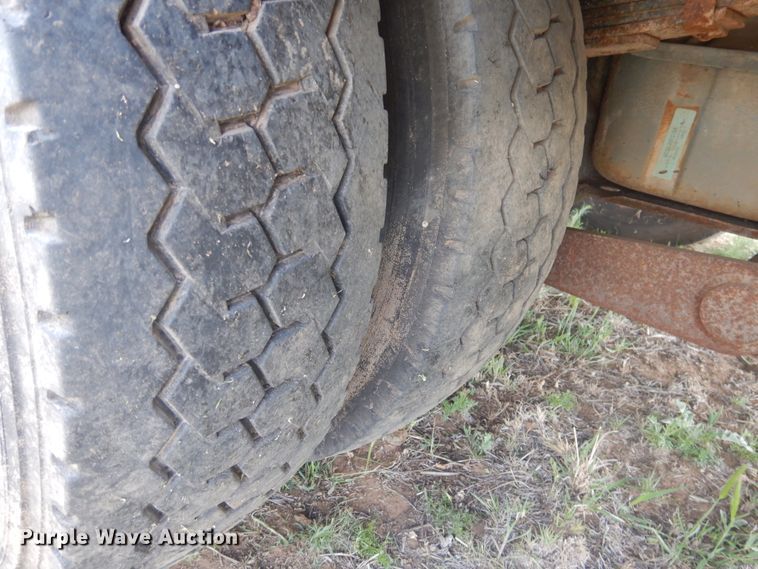 image for item DI0141 2001 Ford F450 Super Duty  bucket truck