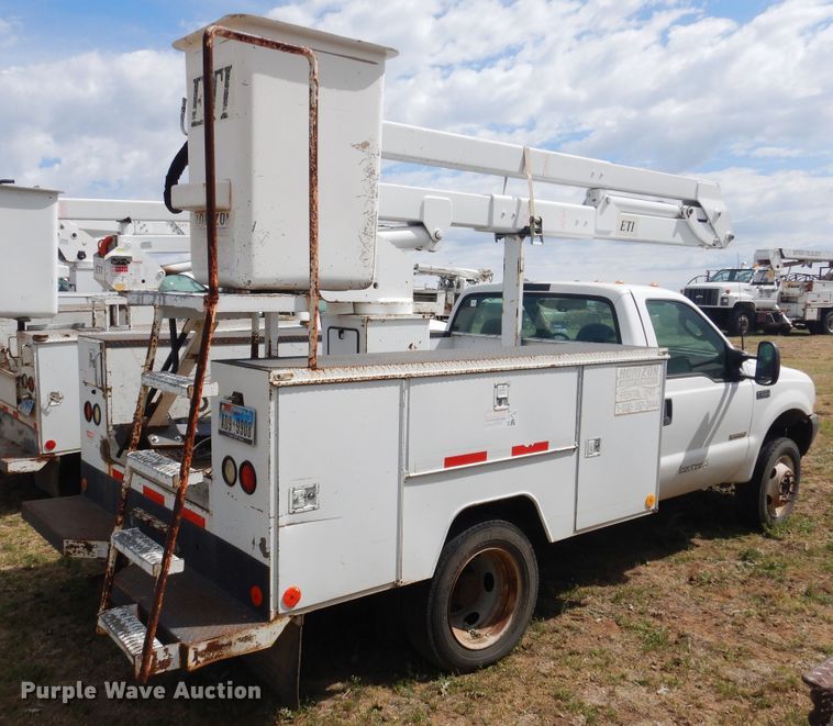 image for item DI0142 2003 Ford F550 Super Duty  bucket truck