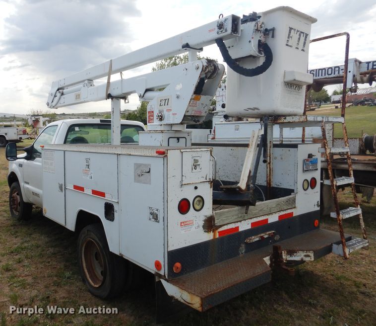 image for item DI0142 2003 Ford F550 Super Duty  bucket truck