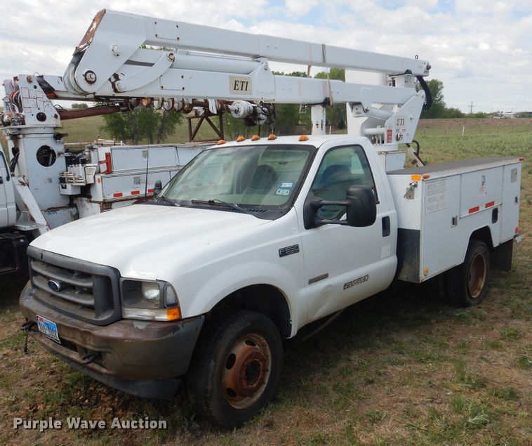 image for item DI0142 2003 Ford F550 Super Duty  bucket truck