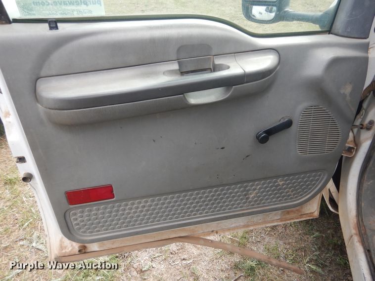 image for item DI0142 2003 Ford F550 Super Duty  bucket truck